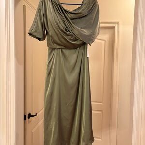 Elegant Green Women's Dress